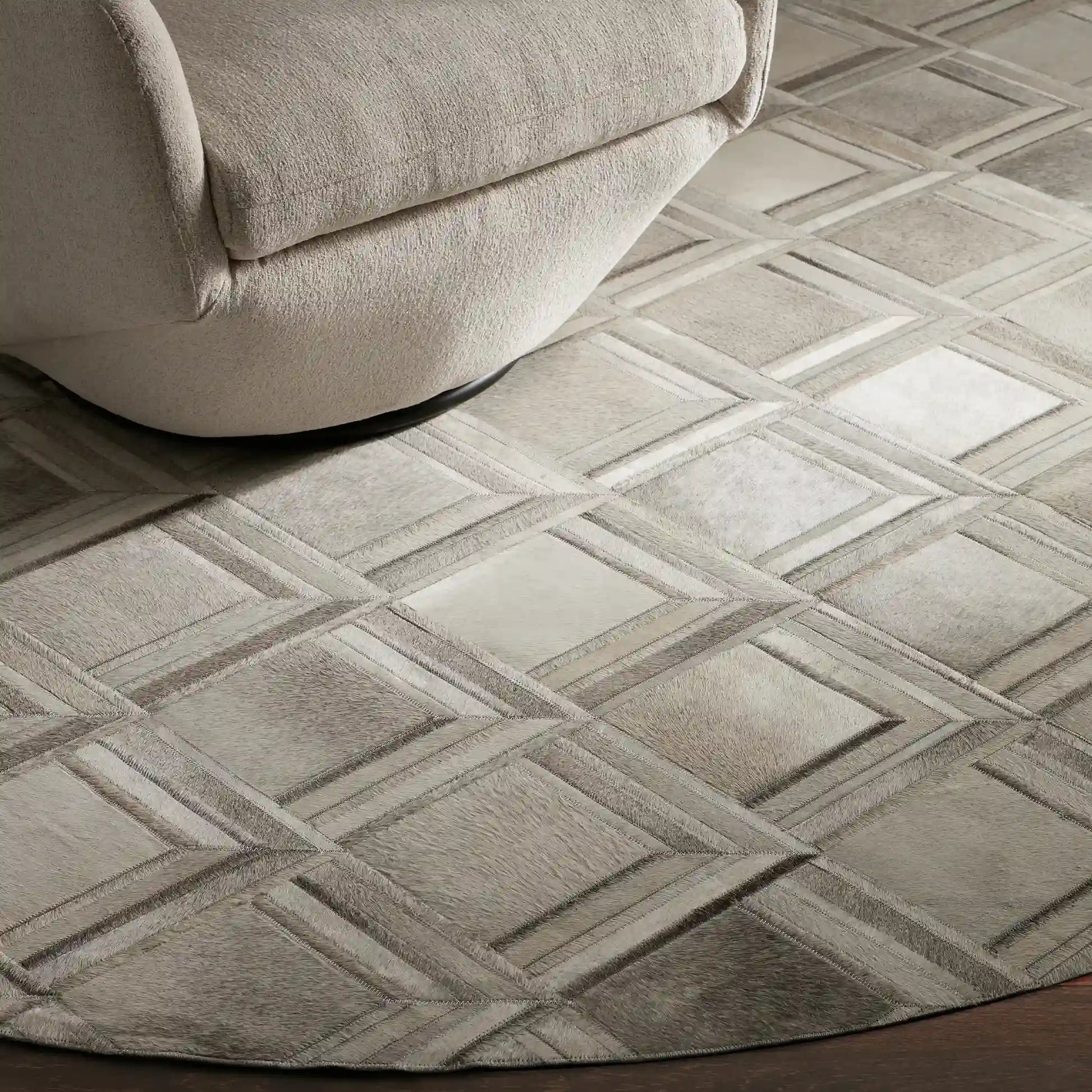 Greer Natural Hair-on-Hide Rug Round Carpet For Living rooms Dining Spaces Bedrooms