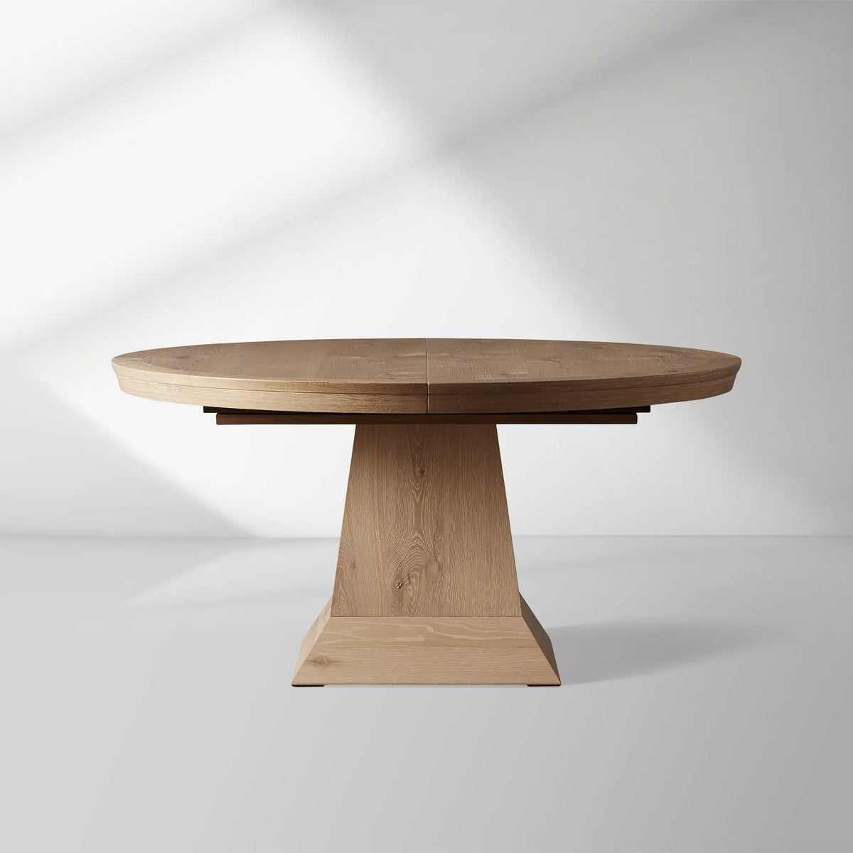 Leighton Round Extension Dining Table with 2 Leaves