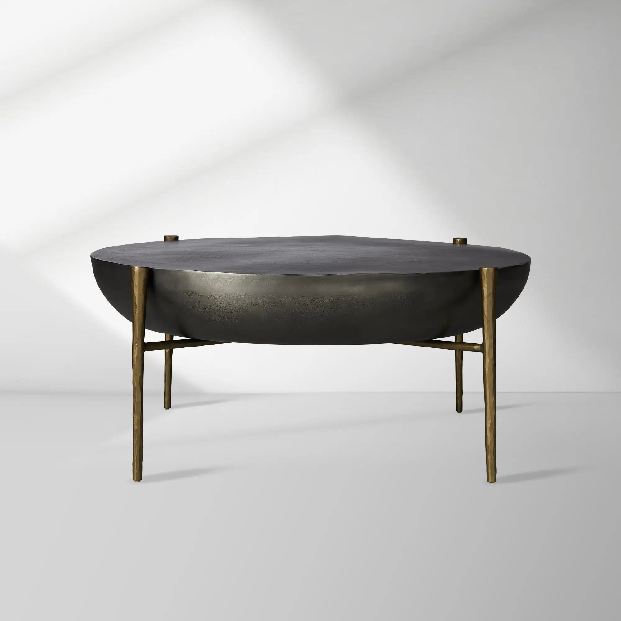 Donovan Cast Aluminum Coffee Table Round Living Room Cocktail Table Metal Top Center Tea Table