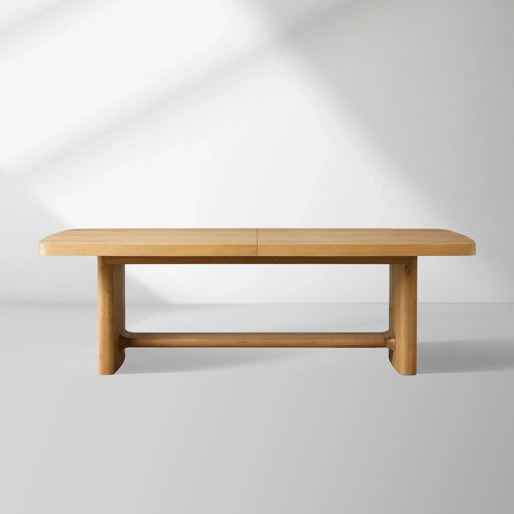Redding Extending Dining Table in Oak Wood with Two Self-Storing Leave ...
